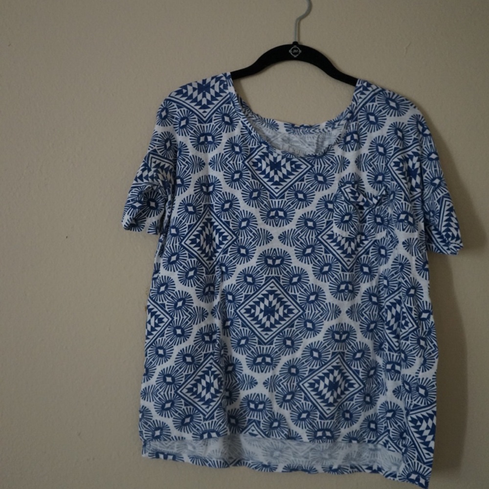 Pocketed boyfriend patterned tee